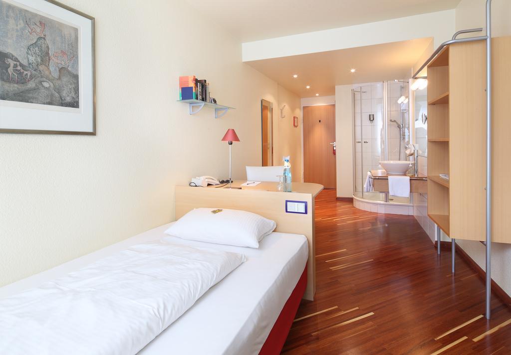 Hotel Am Rathaus Freiburg im Breisgau Room photo